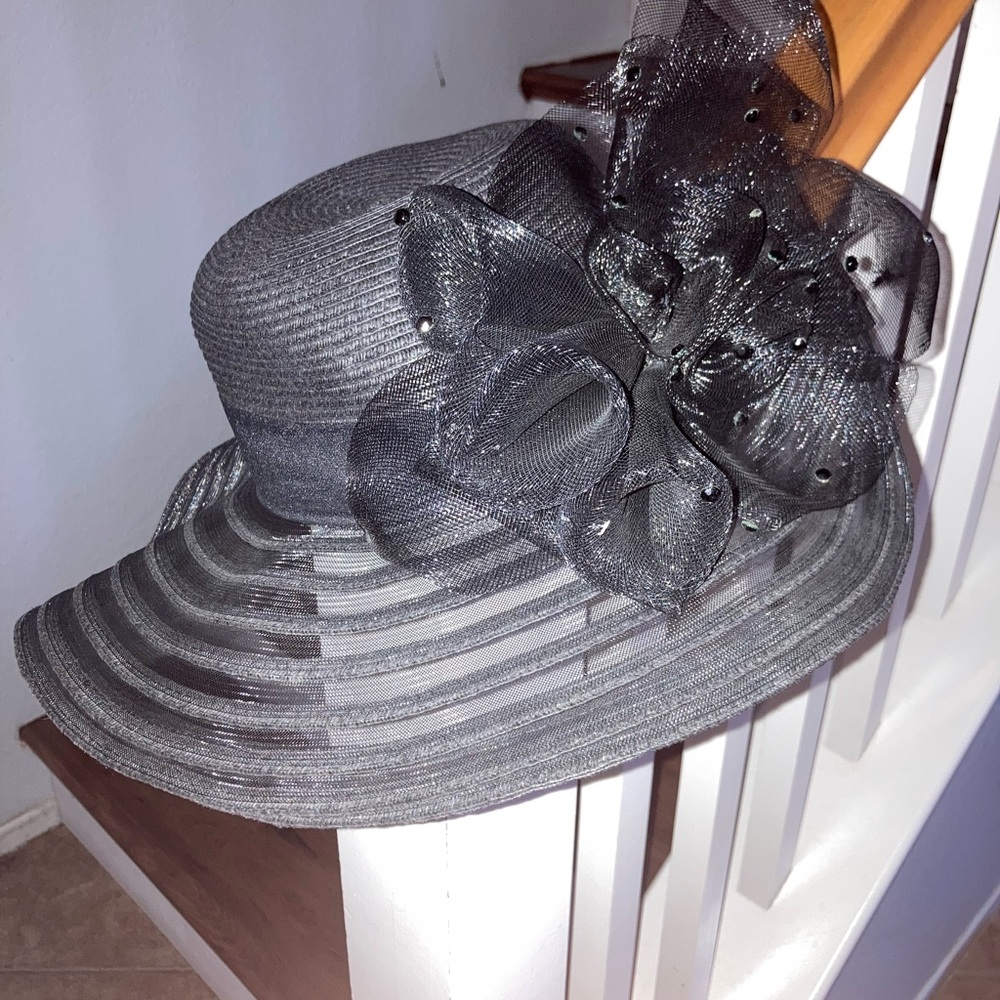Jaclyn smith women’s Elegant Black Hat with Decorative Bow